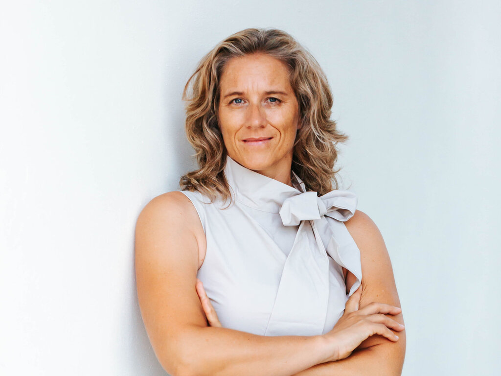 Leadgenerierung von Corina Hoch — versteht warum Zielgruppen kaufen, New Work Business Award 2026 Gold · Marketing Managerin des Jahres Corina Hoch — Leadgenerierung Hero: psychologisches Tiefenverständnis, Zielgruppen-Clustering und SEO, GEO sowie E-Mail-Marketing für qualifizierte B2B-Leads