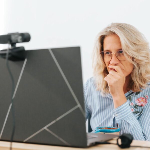 Leadgenerierung Case Study von Corina Hoch — 700+ Leads und Umsatz verdoppelt Corina Hoch — Leadgenerierung Case Study: 700+ Leads über E-Mail-Marketing in 6 Jahren, Umsatz mehr als verdoppelt durch CRM-Clustering und individualisiertes E-Mail-Marketing